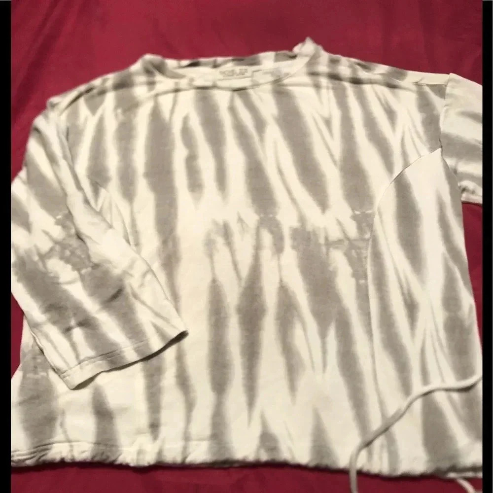 Tie die top